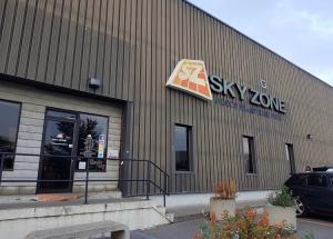 Sky Zone Trampoline Park 소개